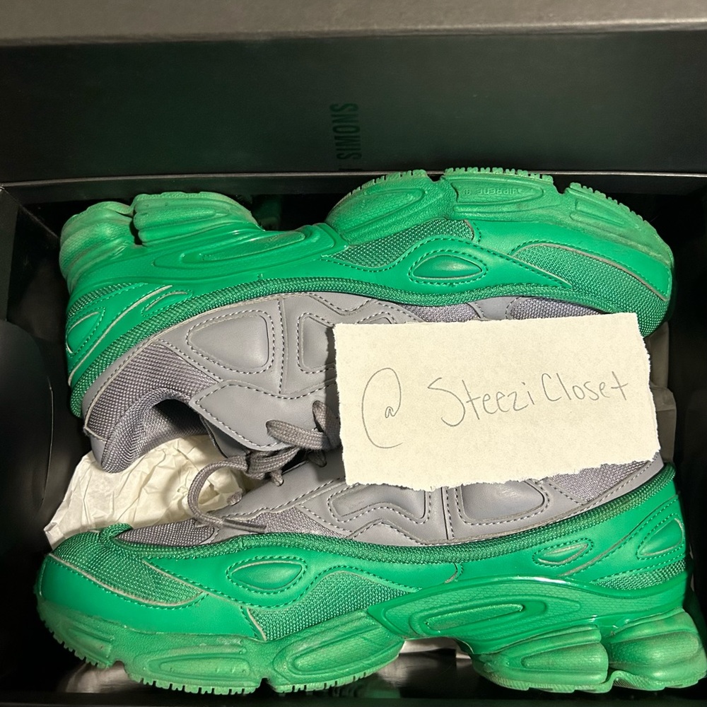 Raf Simons x Adidas (RS OZWEEGO)